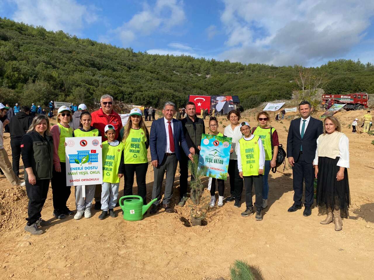 Menteşe’de “Geleceğe Nefes, İnsanlığa Nefes” Etkinliğiyle Fidanlar Toprakla Buluştu 3